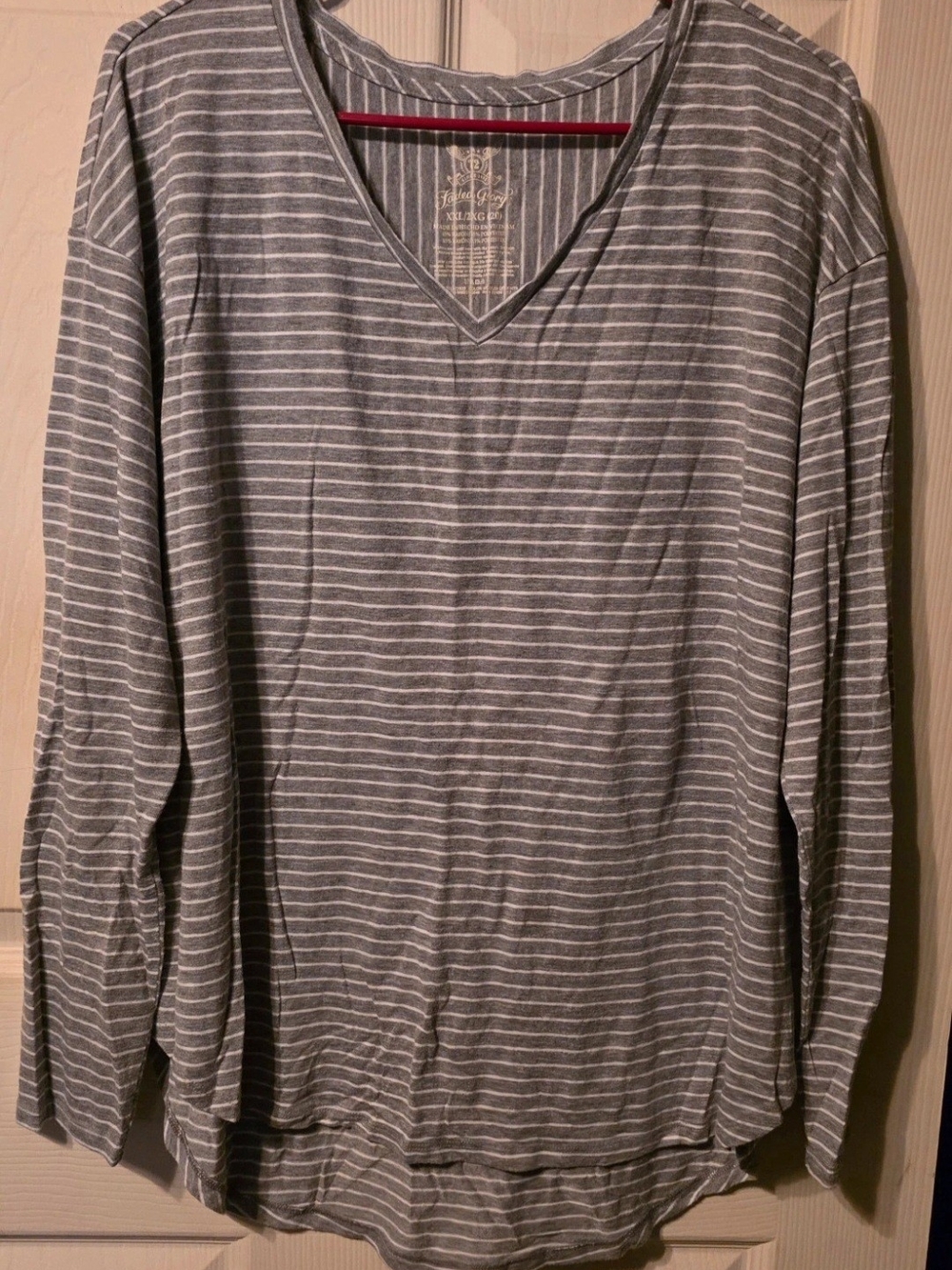 Faded Glory Gray & White Striped Long Sleeve V-Neck Tee